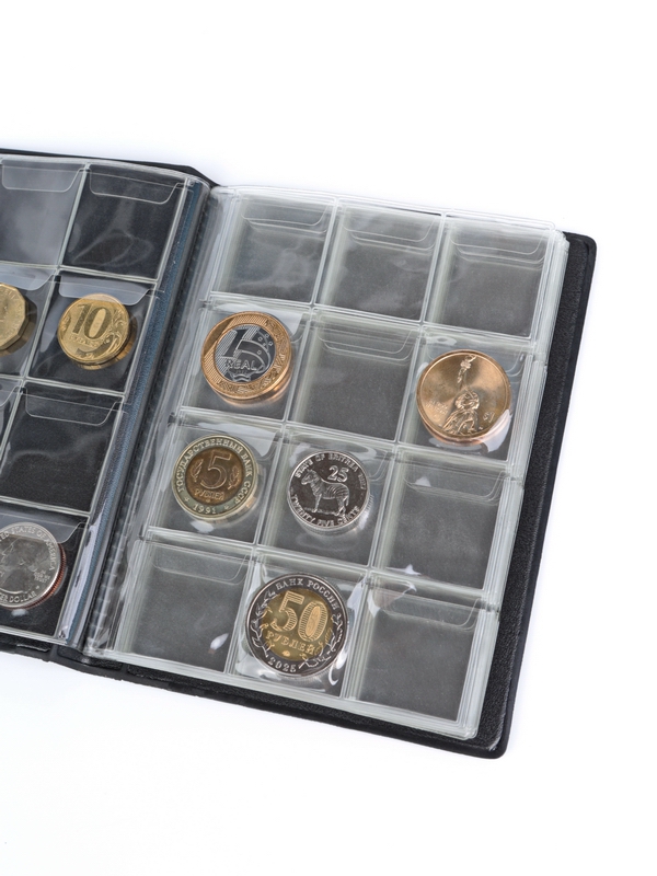 Карманный монетный альбом 116х154х13 мм для размещения 120 монет, вертикальный, тёмно-бордовый