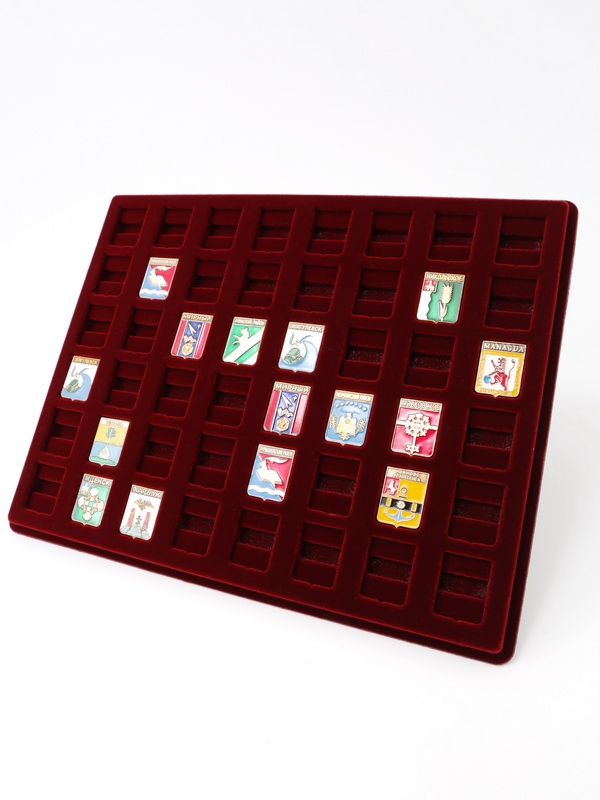 Планшет S (234х296х12 мм) под набор значков гербов городов (на булавке). Увеличенный размер Планшет S (234х296х12 мм) под набор значков гербов городов (на булавке). Увеличенный размер