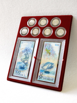 Планшет S (234х296х12 мм) для 2 банкнот Сочи-2014 в капсулах и 7 монет Сочи-2014 в капсулах Планшет S (234х296х12 мм) для 2 банкнот Сочи-2014 в капсулах и 7 монет Сочи-2014 в капсулах