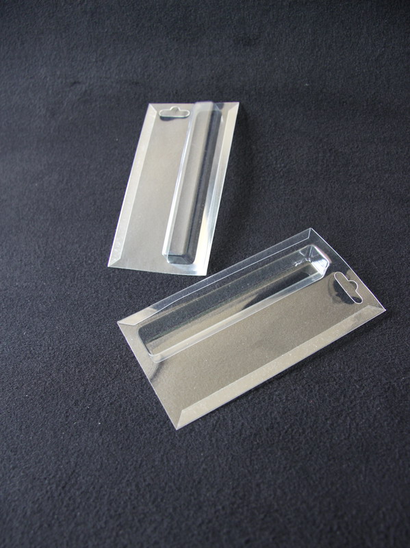 Блистер с загибом краев под изделие 22х135х15 мм