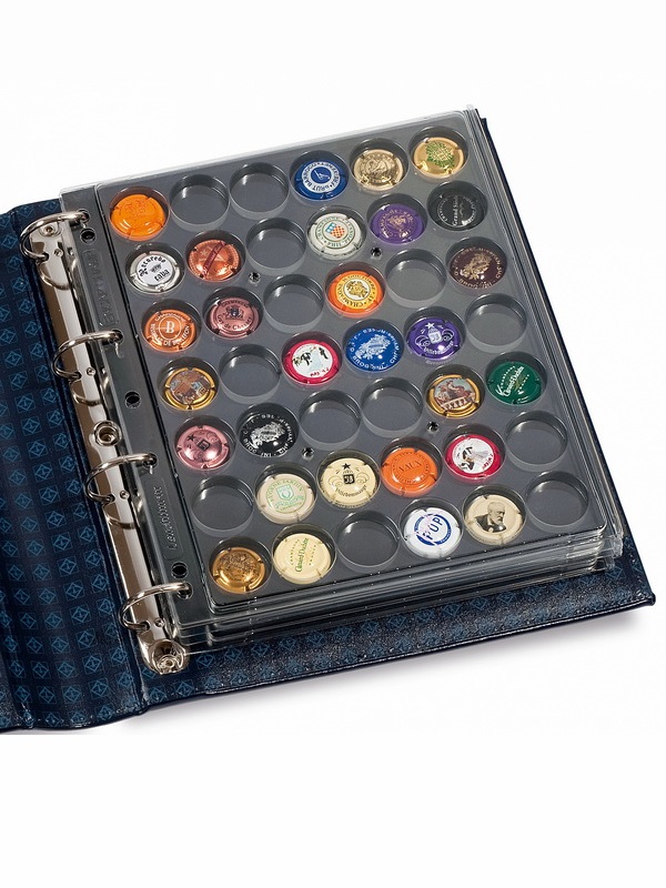 Листы-обложки ENCAP из прозрачного пластика для 42 крышек от шампанского. Формат GRANDE. Упаковка из 2 листов. Leuchtturm, 308075 Листы-обложки ENCAP из прозрачного пластика для 42 крышек от шампанского. Формат GRANDE. Упаковка из 2 листов. Leuchtturm, 308075