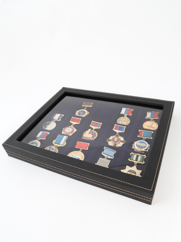 Бокс из искусственной кожи с прозрачным окном Nera Plus на 15 ячеек (49х63х7 мм)