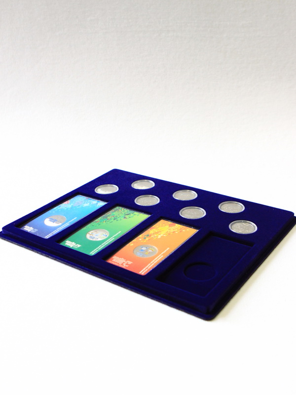 Планшет S (234х296х12 мм) для 4 монет Сочи-2014 в блистерах и 7 монет Сочи-2014 в капсулах Leuchtturm (Диаметр 33 мм), тёмно-синий  Планшет S (234х296х12 мм) для 4 монет Сочи-2014 в блистерах и 7 монет Сочи-2014 в капсулах Leuchtturm (Диаметр 33 мм), тёмно-синий