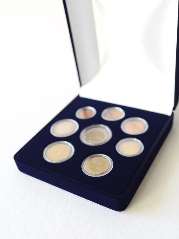 Футляр (120х131х50 мм) под набор монет евро (в капсулах Leuchtturm),  тёмно-синий