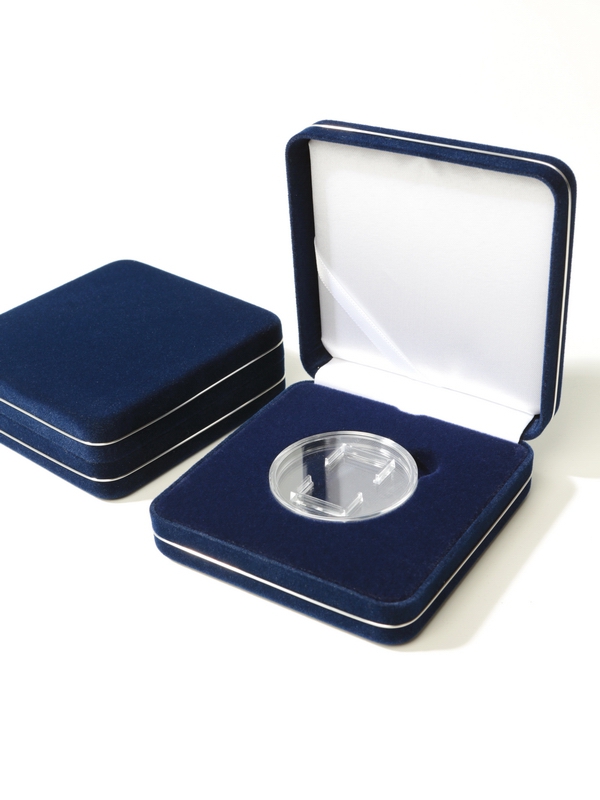 Футляр замшевый (92х92х34 мм) для 1 монеты в капсуле (диаметр 46 мм), логотип Банк России, тёмно-синий/персонализация