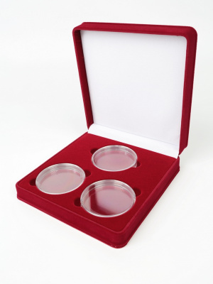 Футляр (186х192х50 мм) для 3 монет в капсулах (диаметр 74 мм), светло-бордовый  Футляр (186х192х50 мм) для 3 монет в капсулах (диаметр 74 мм), светло-бордовый