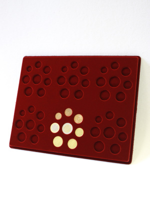 Планшет S (234х296х12 мм) для наборов монет Евро (Euro). Вид 2, тёмно-бордовый  Планшет S (234х296х12 мм) для наборов монет Евро (Euro). Вид 2, тёмно-бордовый