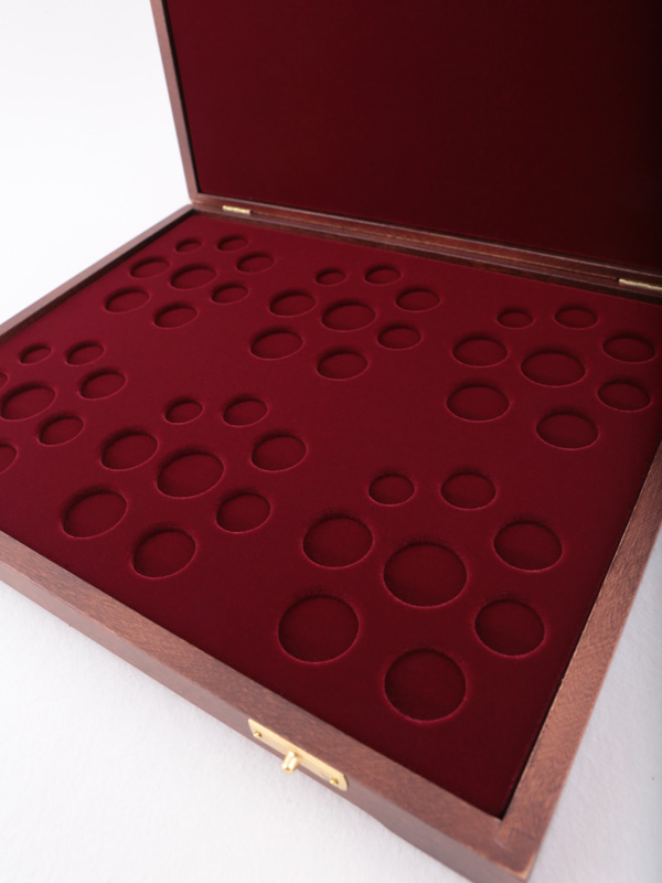  Футляр деревянный Vintage S (305х247х40 мм) для наборов монет Евро (Euro). Вид 2, тёмно-бордовый