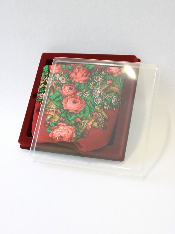 Сувенирная упаковка под шарфы и платки