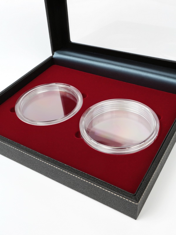  Бокс из искусственной кожи с прозрачным окном Nera XL Plus для 2 монет 10000 руб (золото 999, 1 кг ) или 100 руб (серебро 925, 1 кг) в капсулах, светло-бордовый