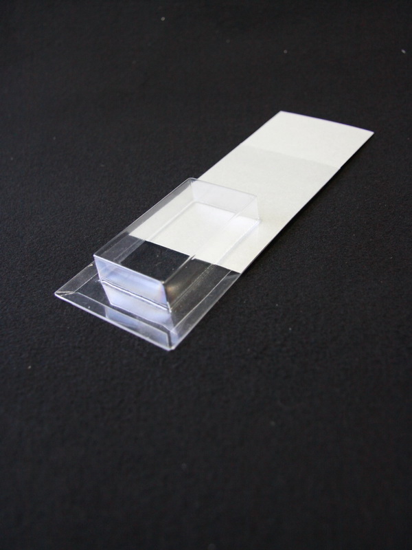 Блистер с загибом краев под изделие 39х70х13 мм