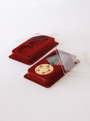 Сувенирная упаковка (60х100х20 мм) под медаль РФ d-37 мм Сувенирная упаковка (60х100х20 мм) под медаль РФ d-37 мм