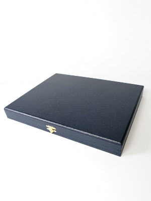 Футляр кожзам Sapfir S (298х237х33 мм) для серии из 11 монет «The Queens Beasts» (5 pounds, 2 oz silver proof) в капсулах Футляр кожзам Sapfir S (298х237х33 мм) для серии из 11 монет «The Queens Beasts» (5 pounds, 2 oz silver proof) в капсулах
