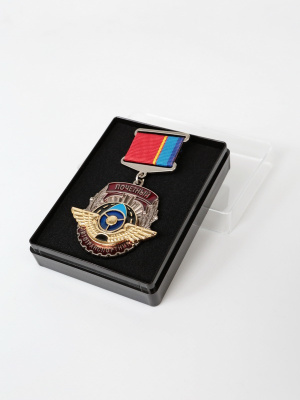 Пластиковый футляр (58х78х22 мм). Чёрное основание, прозрачная крышка, чёрная вставка  Пластиковый футляр (58х78х22 мм). Чёрное основание, прозрачная крышка, чёрная вставка