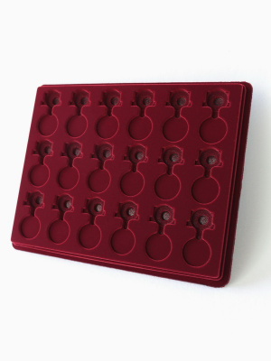 Планшет S (243х304х21 мм) для 18 медалей на прямоугольных колодках «За боевые заслуги», тёмно-бордовый  Планшет S (243х304х21 мм) для 18 медалей на прямоугольных колодках «За боевые заслуги», тёмно-бордовый