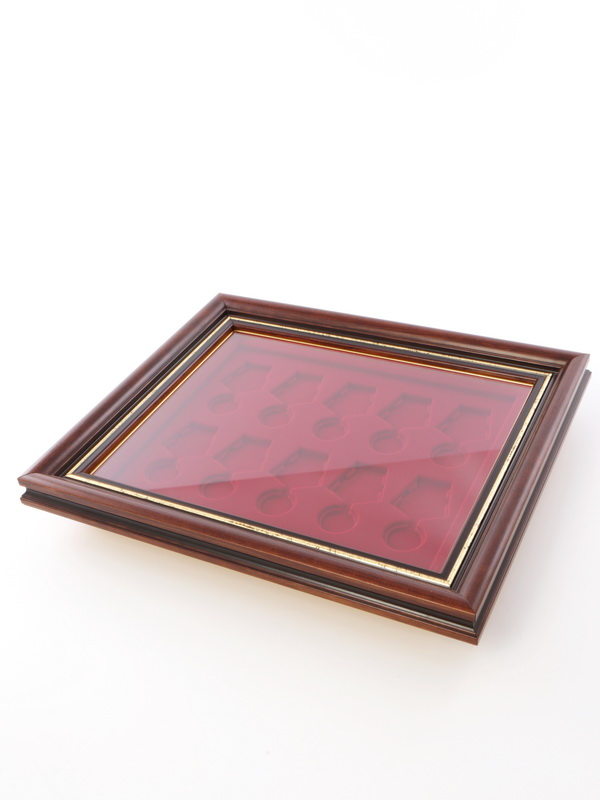  Стенд выпуклый коричневого цвета с золотом под 10 медалей РФ d-32 мм с пятиугольной колодкой. Открывающийся, чёрный