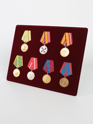 Планшет S (234х296х12 мм) на 7 медалей РФ d-32 мм с пятиугольной колодкой, тёмно-бордовый Планшет S (234х296х12 мм) на 7 медалей РФ d-32 мм с пятиугольной колодкой, тёмно-бордовый