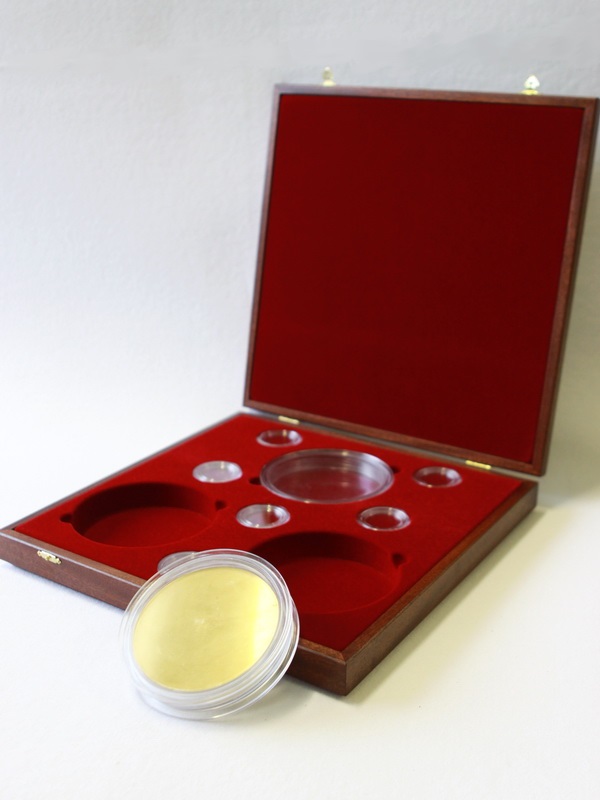 Деревянный футляр для индивидуальной коллекции монет