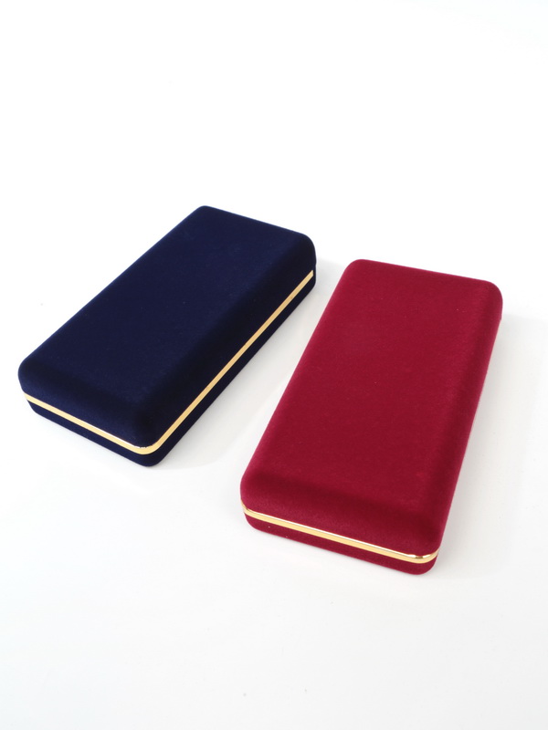 Футляр (62х116х26 мм) с золотым ободком с универсальной подложкой,  тёмно-синий