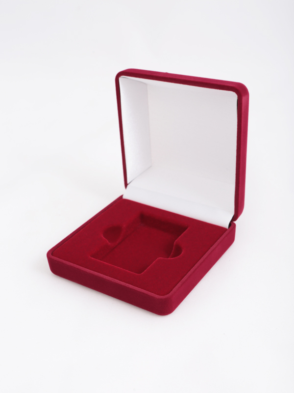 Футляр (92х92х40 мм) для пластиковой капсулы (38х58х15 мм), светло-бордовый