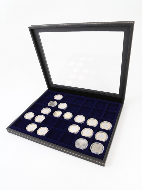 Бокс из искусственной кожи с прозрачным окном Nera Plus на 35 ячеек (36,5х36,5х8 мм), тёмно-бордовый  Бокс из искусственной кожи с прозрачным окном Nera Plus на 35 ячеек (36,5х36,5х8 мм), тёмно-бордовый