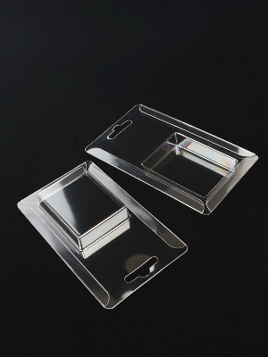 Блистер с загибом краев под изделие 46х62х14,5 мм. Тип 10