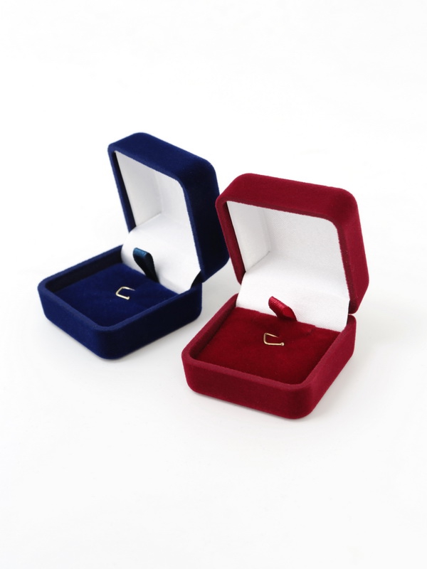 Футляр (43х43х28 мм) с универсальным ложементом Футляр (43х43х28 мм) с универсальным ложементом