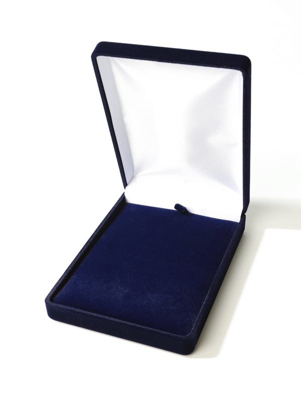 Футляр (90х124х32 мм) с универсальной подложкой