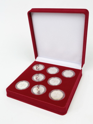  Футляр (186х192х50 мм) на 8 монет в капсулах (диаметр 44 мм), светло-бордовый