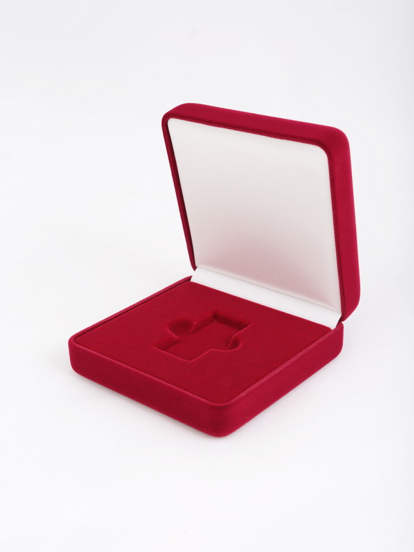 Футляр с низкой крышкой (92х92х40 мм) для мерного слитка (42х21х5 мм)