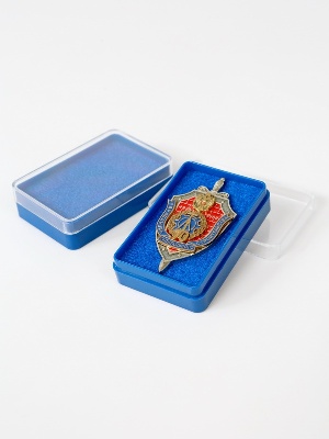 Пластиковый футляр (38х58х17 мм). Светло-синее основание, прозрачная крышка Пластиковый футляр (38х58х17 мм). Светло-синее основание, прозрачная крышка