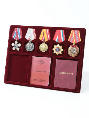 Планшет S (234х296х12 мм) на 5 орденов с пятиугольной колодкой и 3 удостоверения
