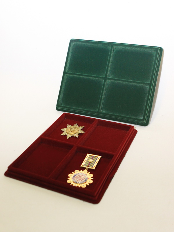 Планшет S (243х304х21 мм) на 4 ячейки (101х131,5х18 мм), зелёный