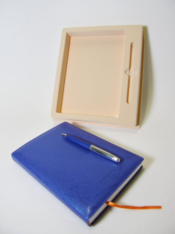 Сувенирная упаковка под ежедневник А5 и ручку
