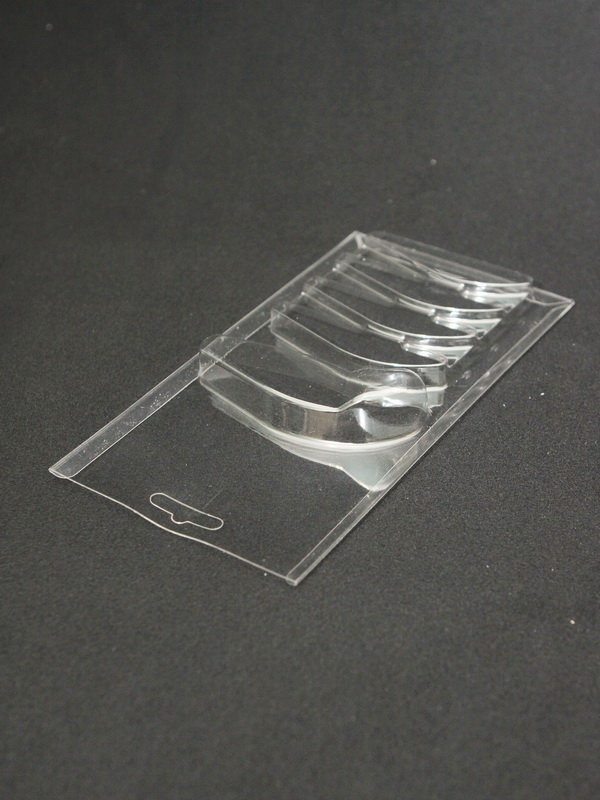 Блистер с загибом краев для набора рыболовных приманок