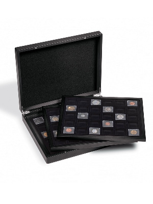 Футляр деревянный Volterra Trio de Luxe (331х271х56 мм) для 90 монет в капсулах «Quadrum Mini» (38х38х6,7 мм). 3 уровня. Leuchtturm, 360058 Футляр деревянный Volterra Trio de Luxe (331х271х56 мм) для 90 монет в капсулах «Quadrum Mini» (38х38х6,7 мм). 3 уровня. Leuchtturm, 360058
