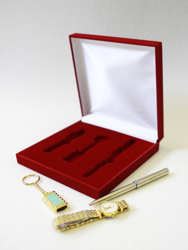 Футляр флокированный для женского набора 2