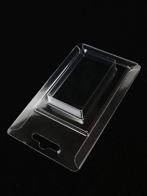 Блистер с загибом краев под изделие 37х67х17 мм. Тип 23