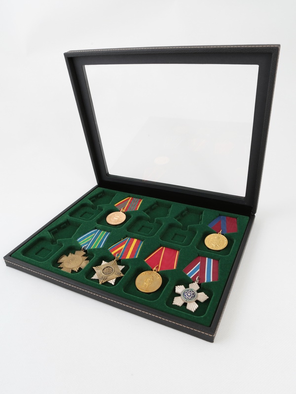  Бокс из искусственной кожи с прозрачным окном Nera Plus на 10 орденов с пятиугольной колодкой, тёмно-синий