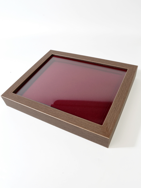  Багетная рамка S пластиковая под 1 ячейку (209х270х18 мм) с поролоновой вставкой. Вид 6, тёмно-бордовый