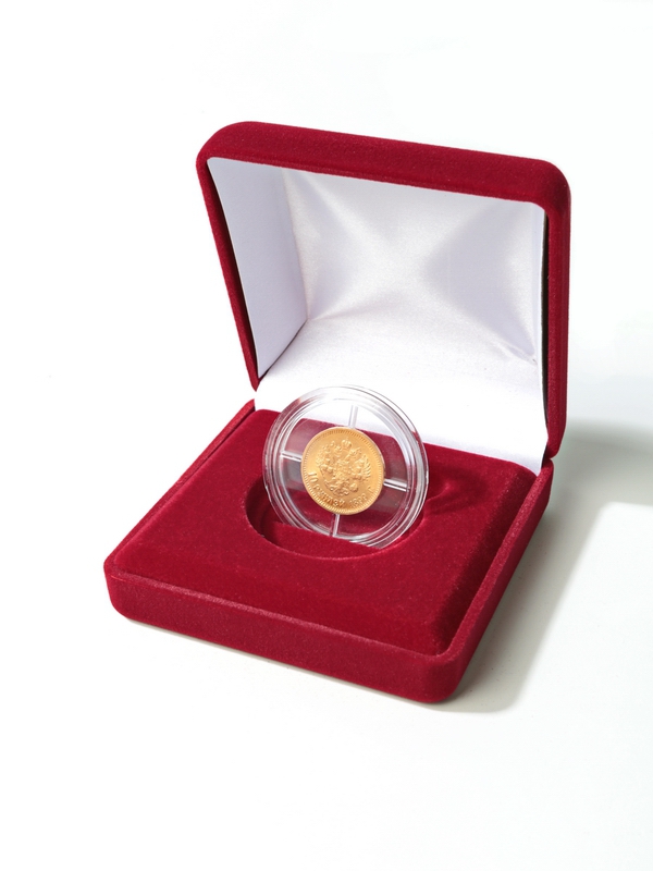 Футляр (92х92х40 мм) для монеты в капсуле (диаметр 44 мм), с вертикальной установкой медали