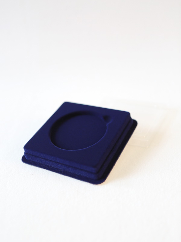  Сувенирная упаковка (106х106х20 мм) под медаль (диаметр 65 мм, глубина 5 мм), тёмно-синий