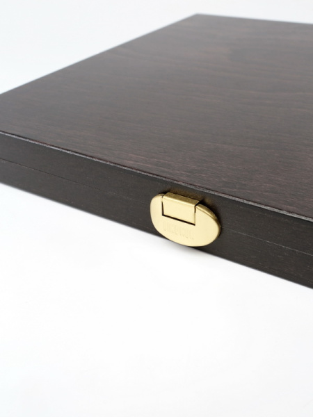 Деревянный бокс Carus (304х248х31 мм) для 3 золотых и 14 серебряных монет «Футбол 2018» в капсулах. Кубок, чёрный  Деревянный бокс Carus (304х248х31 мм) для 3 золотых и 14 серебряных монет «Футбол 2018» в капсулах. Кубок, чёрный