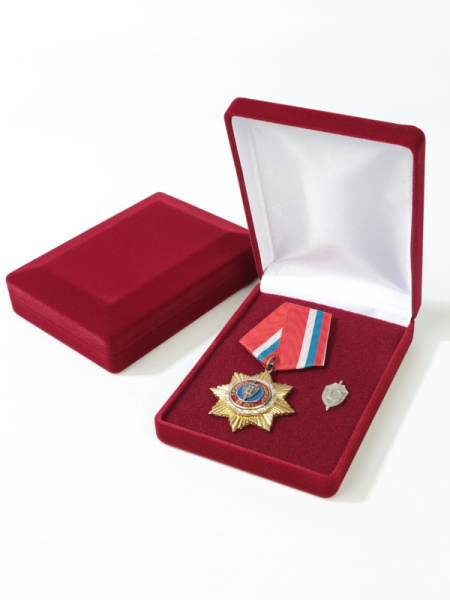 Футляр (90х124х32 мм) с поролоновой вставкой, светло-бордовый