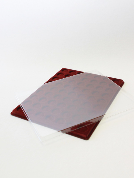 Планшет S (234х296х12 мм) для монет d-25 мм (63 ячейки), тёмно-бордовый  Планшет S (234х296х12 мм) для монет d-25 мм (63 ячейки), тёмно-бордовый