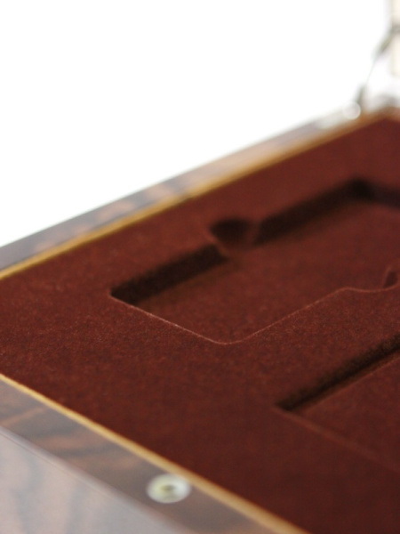 Подарочный деревянный футляр для слитка и сертификата