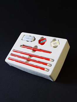 Флокированный ложемент для набора канцелярских принадлежностей