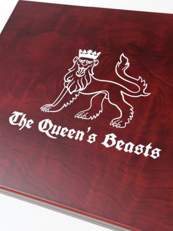 Футляр деревянный Volterra Uno (304х244х31 мм) для серии из 10 монет «The Queens Beasts» (5 pounds, 2 oz silver proof) в капсулах Quadrum High. С логотипом