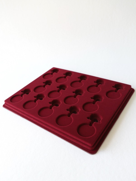 Планшет S (243х304х21 мм) для 14 медалей на прямоугольных колодках «За отвагу», тёмно-бордовый  Планшет S (243х304х21 мм) для 14 медалей на прямоугольных колодках «За отвагу», тёмно-бордовый