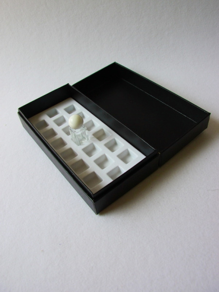 Флокированный ложемент для тюбиков